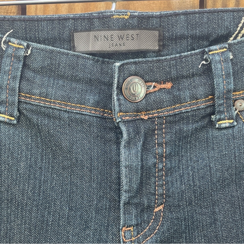 NWOT Nine West straight leg, mid-rise, dark wash jeans, size 8